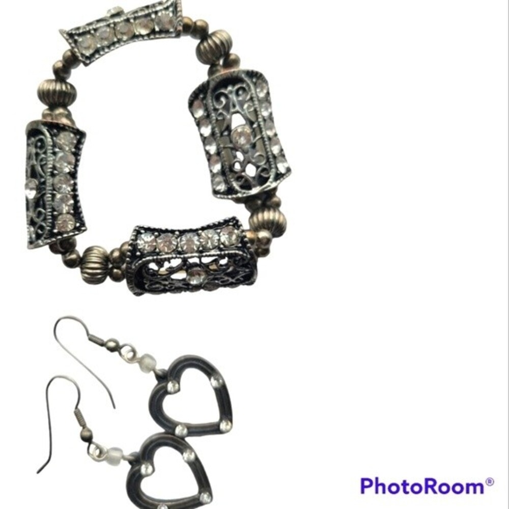 Jewelry Lot [Earrings & Bracelet]